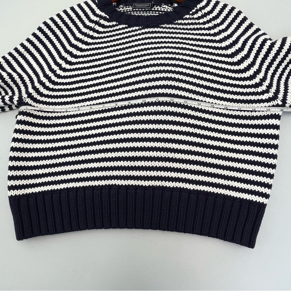 Vineyard Vines Navy and White Striped Cotton Blend Crew Neck Sweater Size Medium - Picture 10 of 10